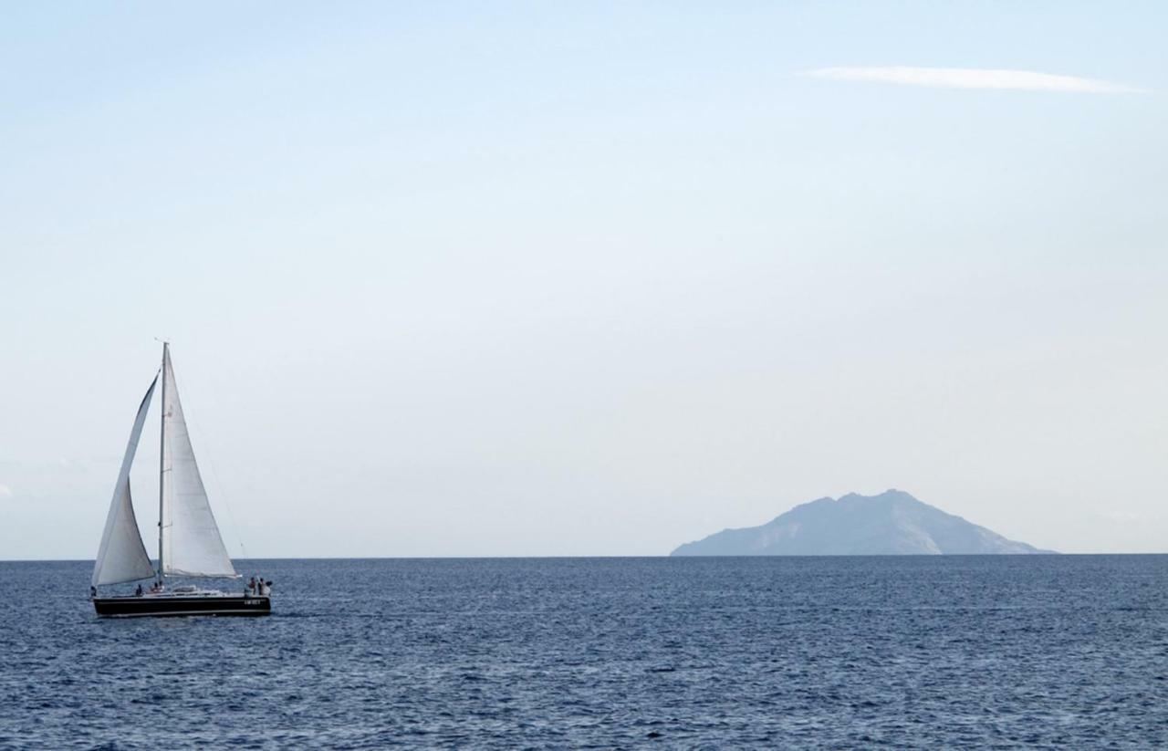Isola D'Elba Come In Barca, A Un Tuffo Dal Mare Capoliveri  Ngoại thất bức ảnh